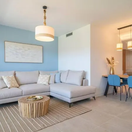 Sunny Valley Golf, Amazing Views & Pool Apartment *
