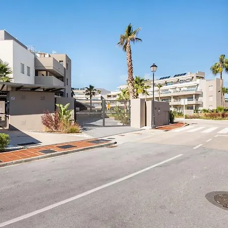 Sunny Valley Golf, Amazing Views & Pool Apartment